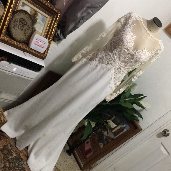 Classy Maggie sottero wedding dress 👰‍♀️ - Picture 1 of 7